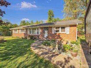 115 Mine Gap Rd, East Flat Rock, NC 28726
