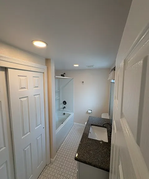 1105 Arnold Ave — Photo 3