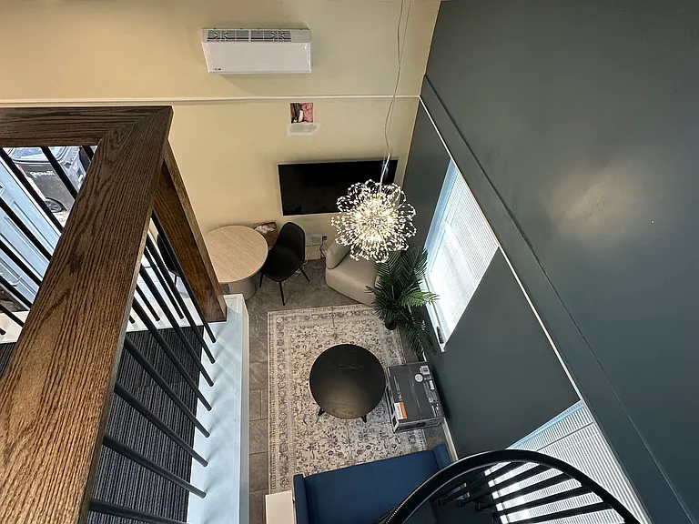 1 W Hollister St #3 — Photo 2
