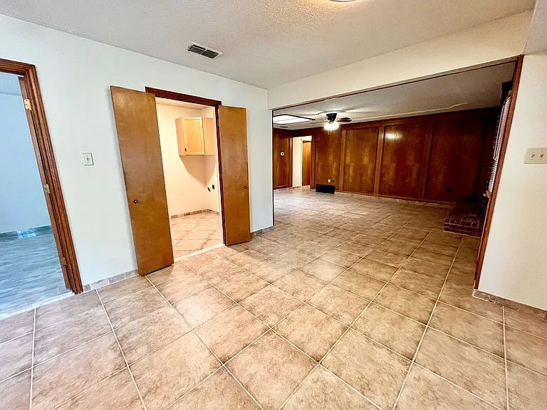 3904 Woodbury Ct — Photo 7