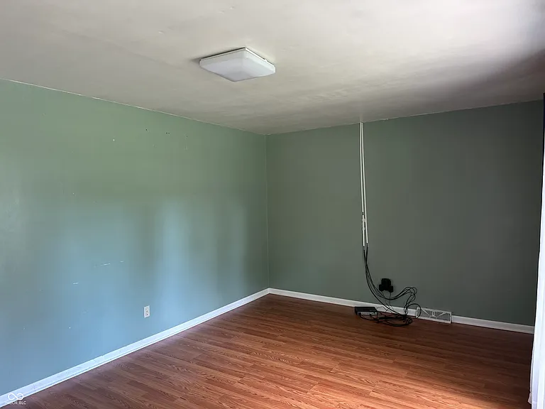 2724 Eddington Rd — Photo 10