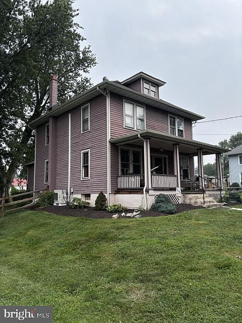 1st image of 621 3rd Ave