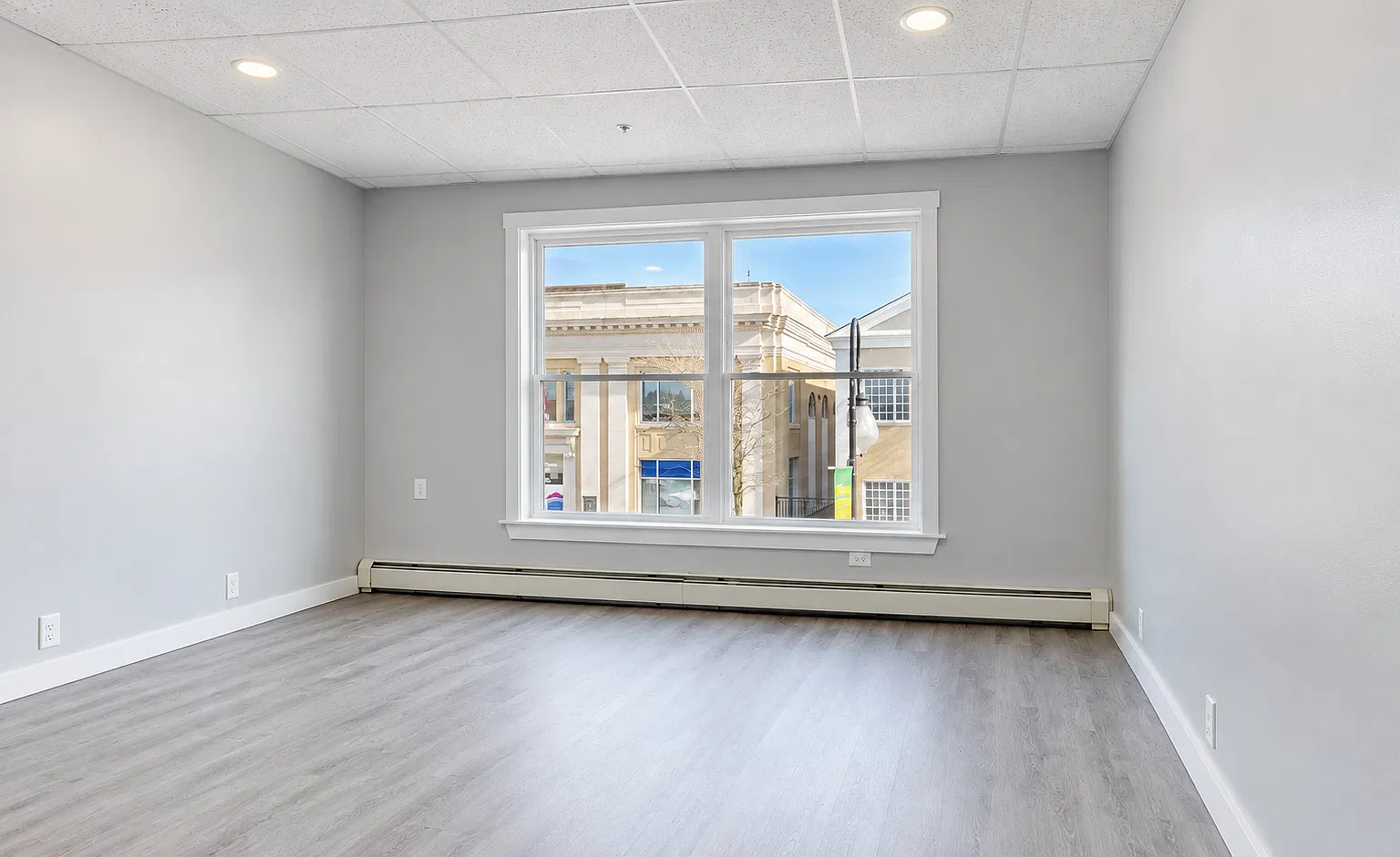 901 Main St — Photo 4