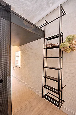 Sold by Yael Dunsky Real Estate | media 6