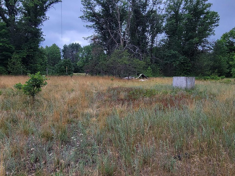 2nd image of 687 Thirteen Mile Rd
