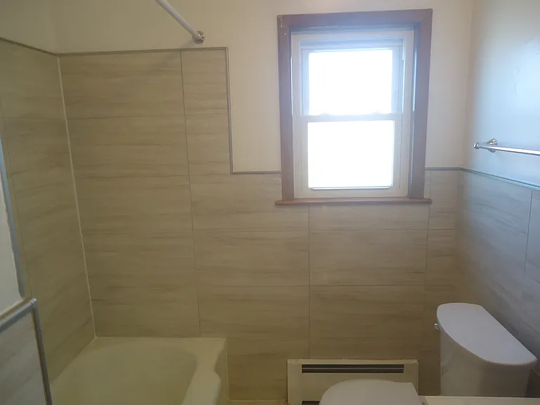 4950 Greenwood St — Photo 12