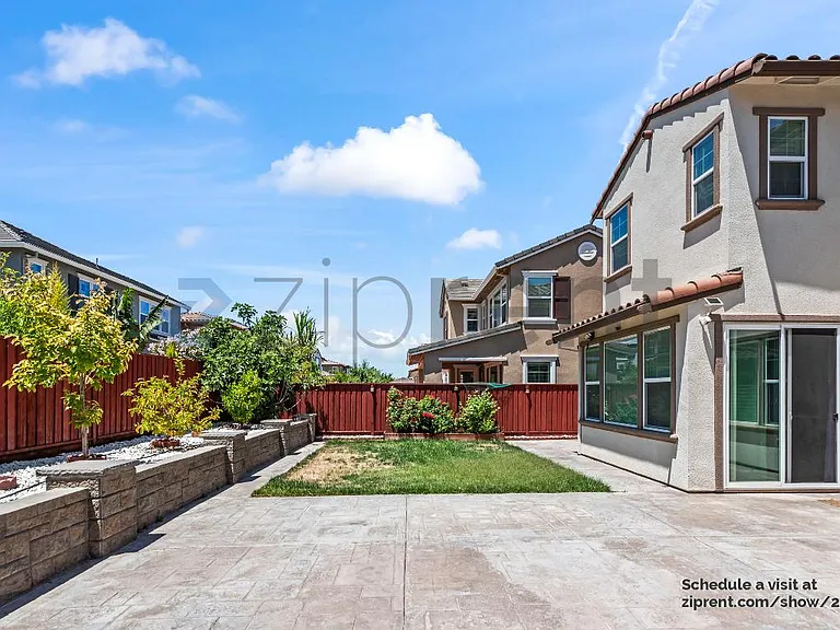 350 E Huntley Ave — Photo 37