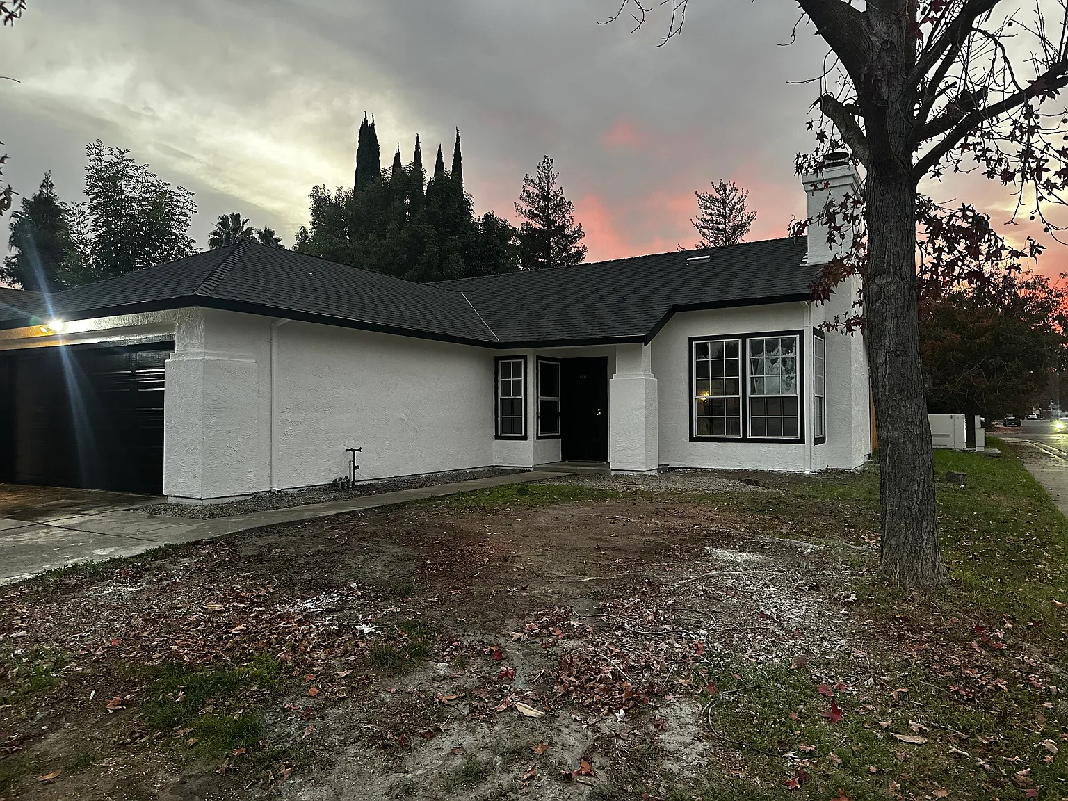 3 bed, 1040 sqft, $2,300 — Photo 2