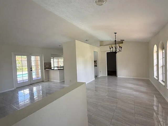 790 SE Ablett Ln — Photo 4