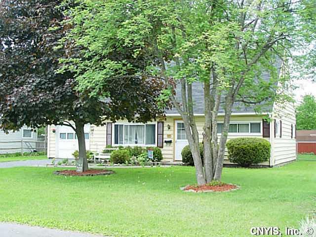 1st image of 9 Woodcrest Dr