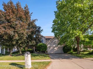 6608 Periwinkle Ln, East Lansing, MI