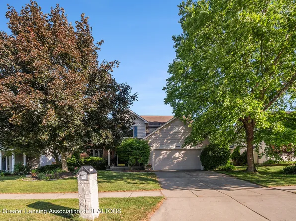 6608 Periwinkle Ln, East Lansing, MI 48823