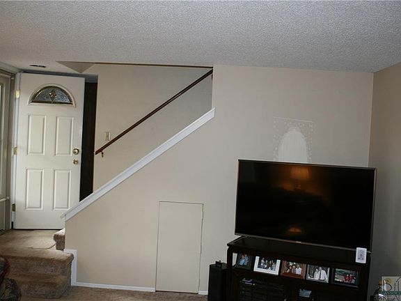 3rd image of 1907 Rehberg Ln APT 3