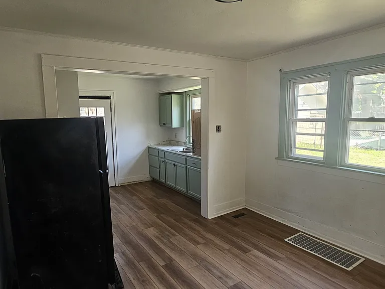 222 N Grange Ave — Photo 10