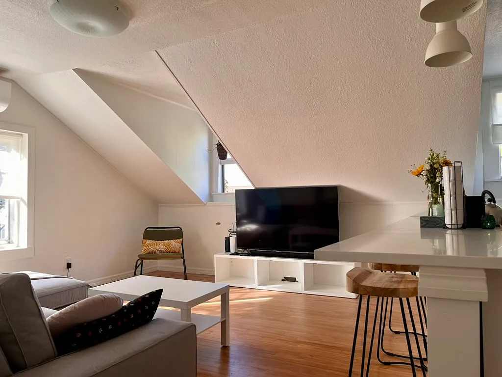 2 bed, 1280 sqft, $1,500 — Photo 2