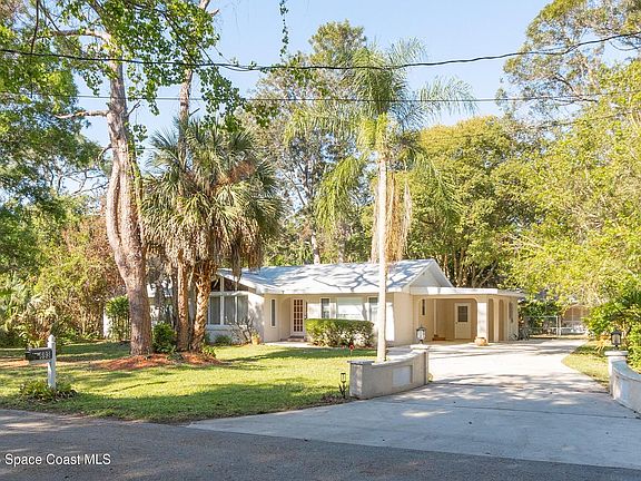 3rd image of 693 W Pine Rd