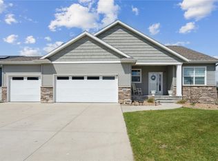 2868 Royal Oak Ridge Rd, Marion, IA 52302