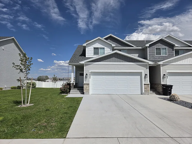 3893 Judy St — Photo 1