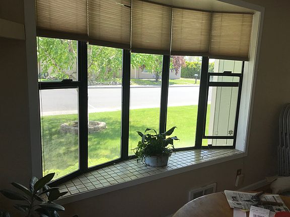 Dining room bay window