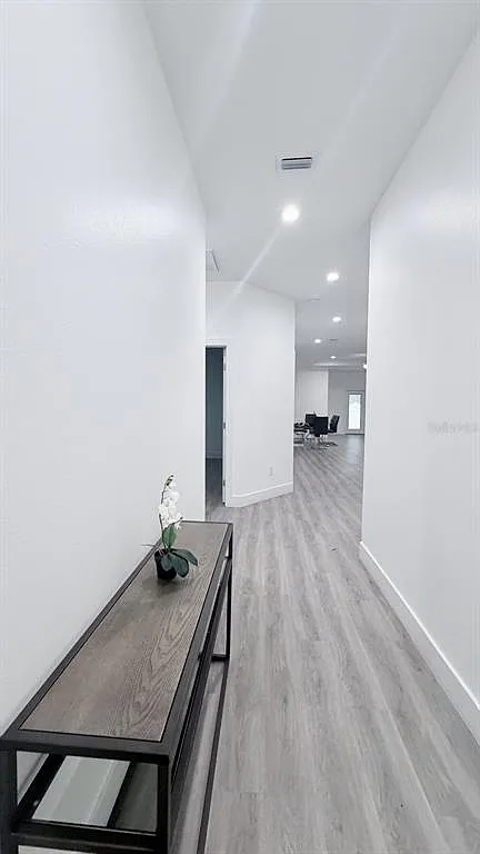 3 bed, 2.0 bath, 1720 sqft, $3,000 — Photo 3