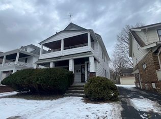 841-843 Helmsdale Rd, Cleveland, OH 44112