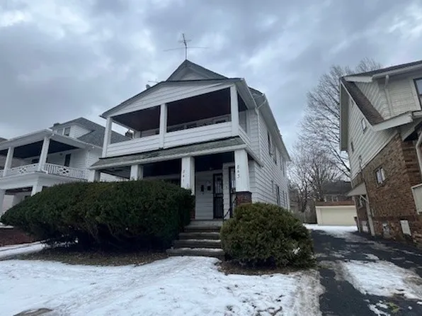 841-843 Helmsdale Rd, Cleveland, OH 44112