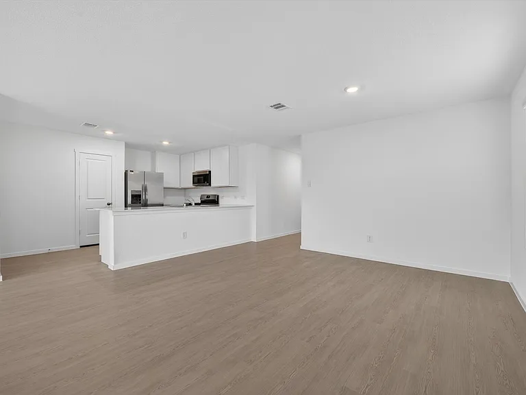 2051 Stable Ln — Photo 6