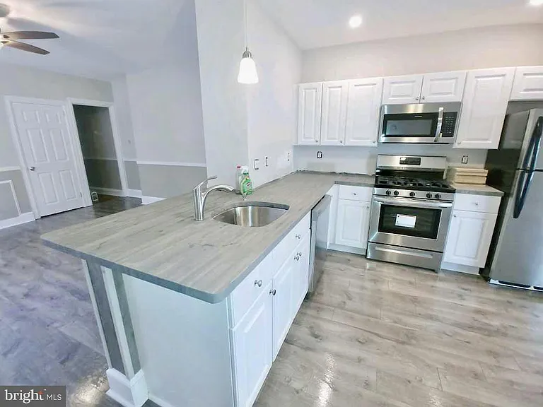 2021 Spring Garden St #1F — Photo 8