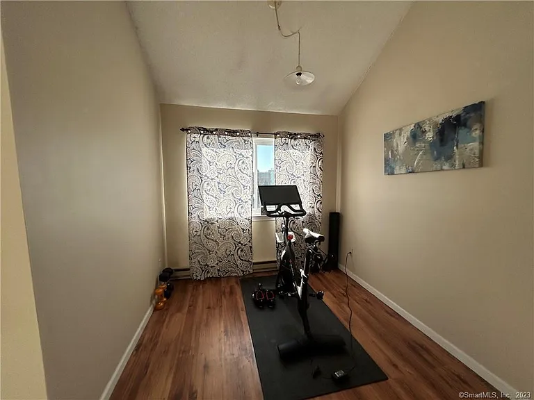 35 Ruth St #34 — Photo 16