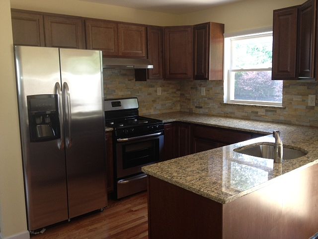 1st image of 32 Jane Dr