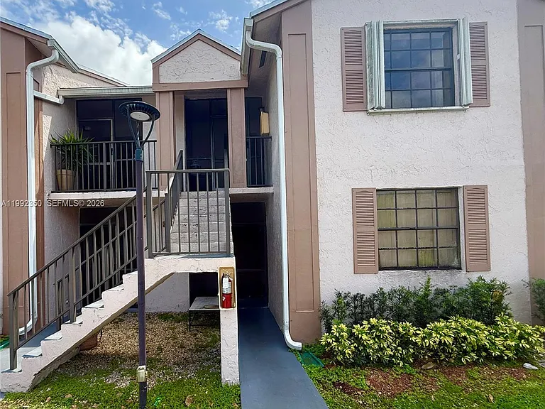 800 Independence Dr #800I — Photo 15