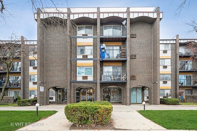 1st image of 6800 N California Ave APT 1N