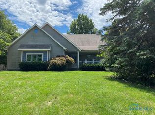 1011 Schreier Rd, Rossford, OH 43460