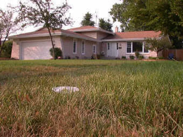 1004 Azalea Dr, Munster, IN 46321