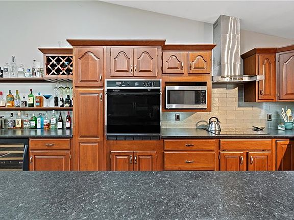 5th image of 8413 Wickham Blvd