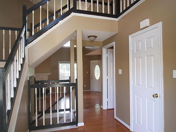 4th image of 21191 Vineland Sq