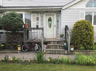 95 Andreano Ave, East Patchogue, NY 11772