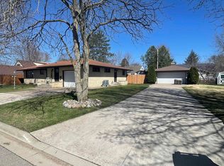 703 W 2nd St, Shawano, WI 54166