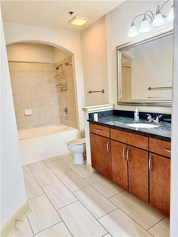 1 bed, 1.0 bath, 880 sqft, $2,100 — Photo 4
