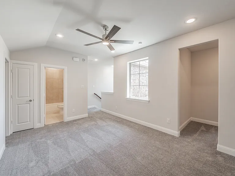 241 Gardenia Dr — Photo 46