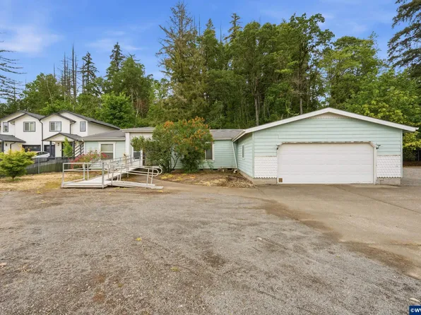 1485 E Santiam St, Stayton, OR 97383