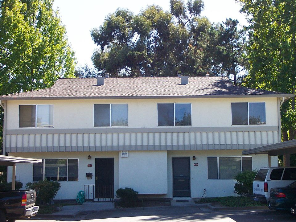 End Unit Townhome in Secluded Complex