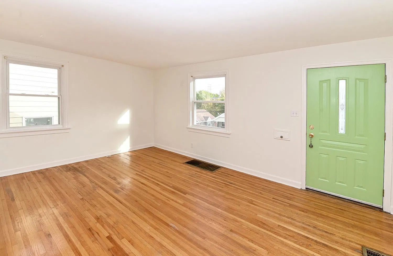 2 bed, 768 sqft, $1,650 — Photo 2