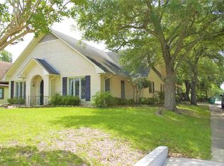 400 E Main St, Earth, TX 75652