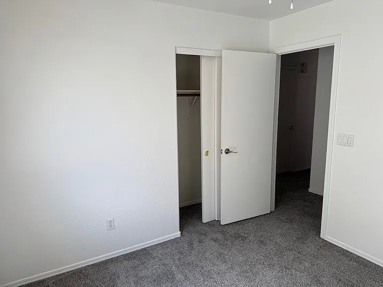 8144 W Watkins St — Photo 17