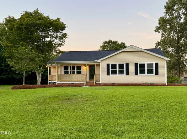382 Circle Dr, Angier, NC 27501