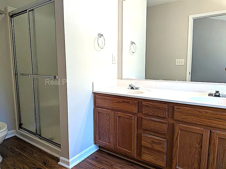 112 Graystar Rd — Photo 15