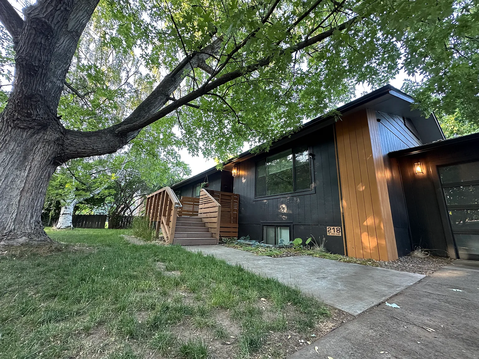 3 bed, 1.5 bath, 1340 sqft, $2,380 — Photo 1