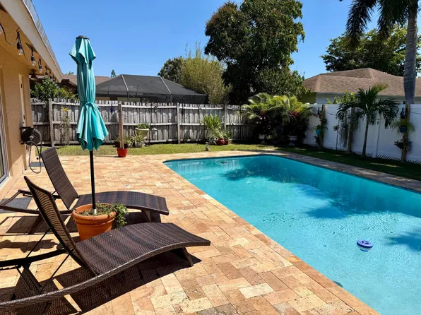 10174 S 182nd Ct S, Boca Raton, FL 33498