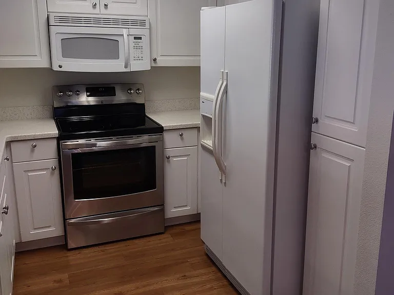 1073 Moon Shadow Ct — Photo 12